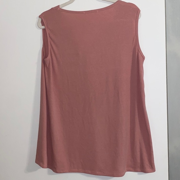 Flowy Mauve tank top with faux buttons - Picture 4 of 5